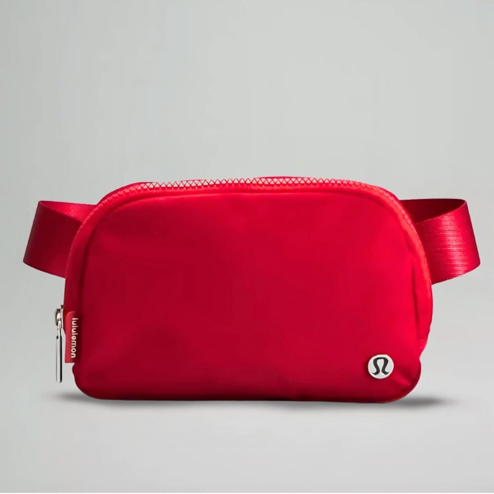 Lululemon Everywhere Crossbody Belt Bag - Bright True Red